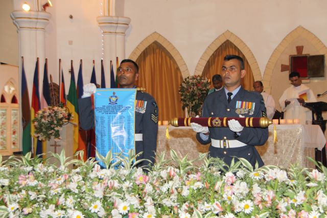 ගුවන් විරුවන් සිහිකරමින් ශාන්ත තෙරේසා දේවස්ථානයේදී දේව මෙහෙයක්