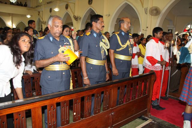 ගුවන් විරුවන් සිහිකරමින් ශාන්ත තෙරේසා දේවස්ථානයේදී දේව මෙහෙයක්