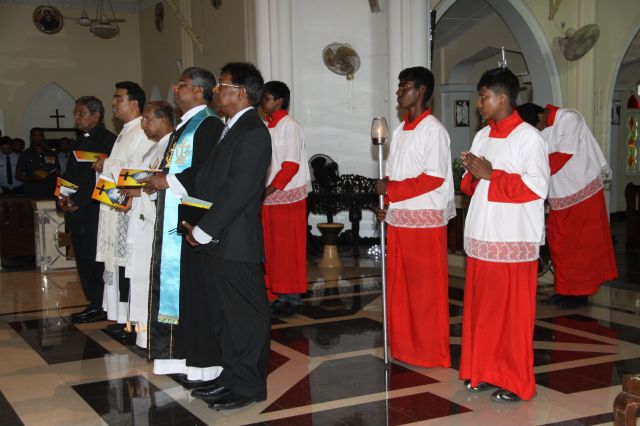 ගුවන් විරුවන් සිහිකරමින් ශාන්ත තෙරේසා දේවස්ථානයේදී දේව මෙහෙයක්