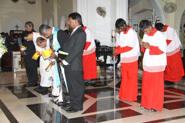 ගුවන් විරුවන් සිහිකරමින් ශාන්ත තෙරේසා දේවස්ථානයේදී දේව මෙහෙයක්