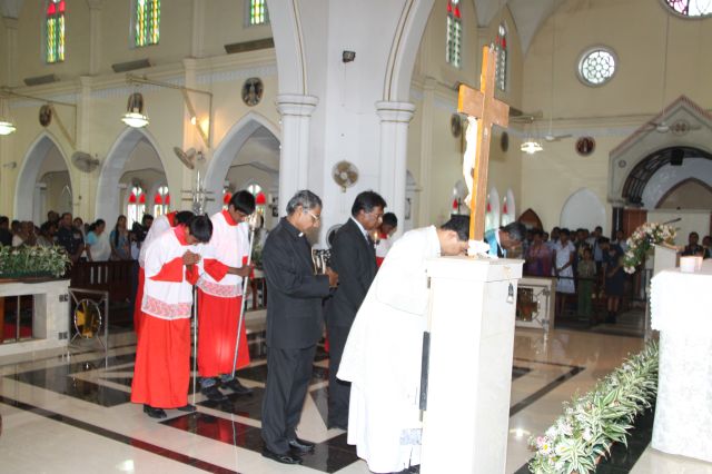 ගුවන් විරුවන් සිහිකරමින් ශාන්ත තෙරේසා දේවස්ථානයේදී දේව මෙහෙයක්