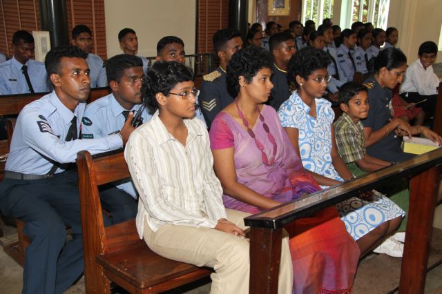 ගුවන් විරුවන් සිහිකරමින් ශාන්ත තෙරේසා දේවස්ථානයේදී දේව මෙහෙයක්