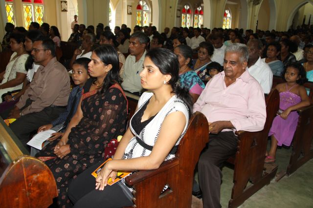 ගුවන් විරුවන් සිහිකරමින් ශාන්ත තෙරේසා දේවස්ථානයේදී දේව මෙහෙයක්