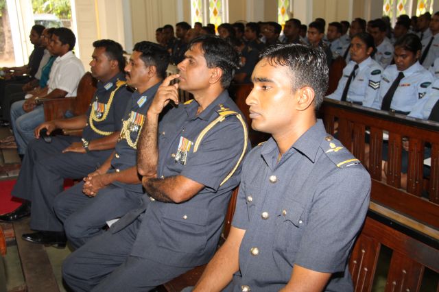 ගුවන් විරුවන් සිහිකරමින් ශාන්ත තෙරේසා දේවස්ථානයේදී දේව මෙහෙයක්