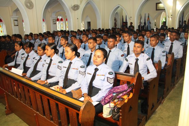 ගුවන් විරුවන් සිහිකරමින් ශාන්ත තෙරේසා දේවස්ථානයේදී දේව මෙහෙයක්