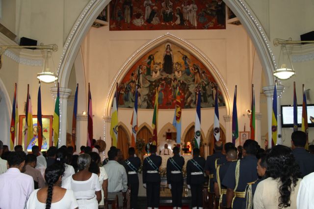 ගුවන් විරුවන් සිහිකරමින් ශාන්ත තෙරේසා දේවස්ථානයේදී දේව මෙහෙයක්