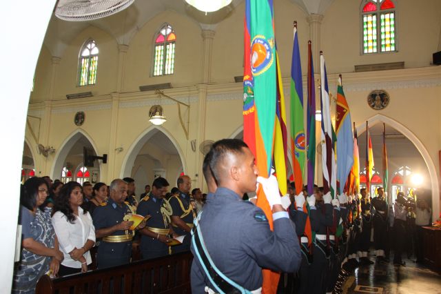 ගුවන් විරුවන් සිහිකරමින් ශාන්ත තෙරේසා දේවස්ථානයේදී දේව මෙහෙයක්