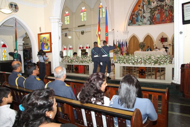 ගුවන් විරුවන් සිහිකරමින් ශාන්ත තෙරේසා දේවස්ථානයේදී දේව මෙහෙයක්