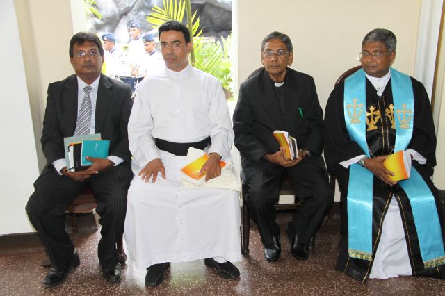 ගුවන් විරුවන් සිහිකරමින් ශාන්ත තෙරේසා දේවස්ථානයේදී දේව මෙහෙයක්