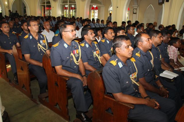 ගුවන් විරුවන් සිහිකරමින් ශාන්ත තෙරේසා දේවස්ථානයේදී දේව මෙහෙයක්