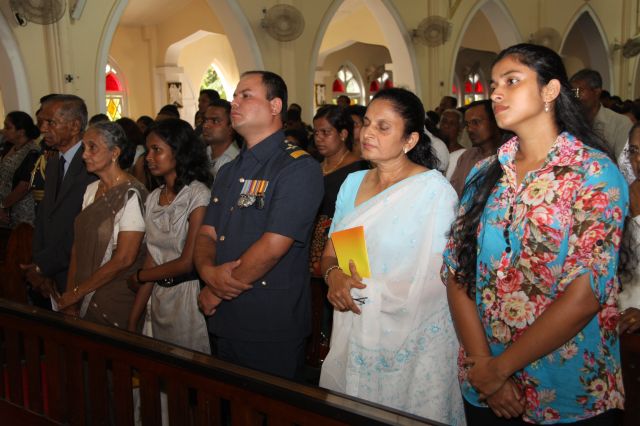 ගුවන් විරුවන් සිහිකරමින් ශාන්ත තෙරේසා දේවස්ථානයේදී දේව මෙහෙයක්