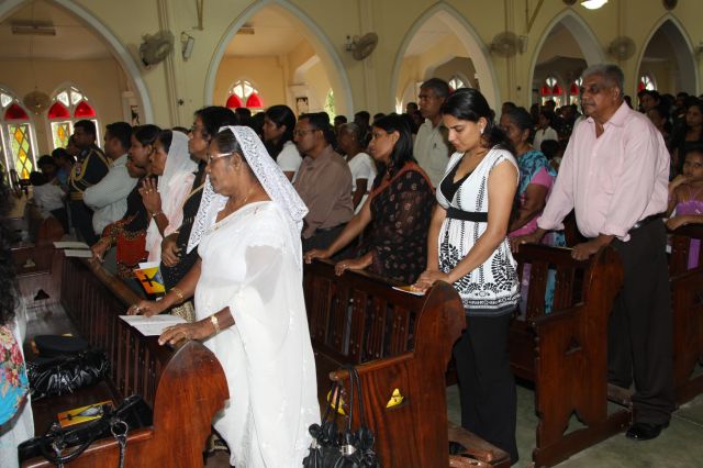 ගුවන් විරුවන් සිහිකරමින් ශාන්ත තෙරේසා දේවස්ථානයේදී දේව මෙහෙයක්