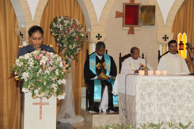 ගුවන් විරුවන් සිහිකරමින් ශාන්ත තෙරේසා දේවස්ථානයේදී දේව මෙහෙයක්