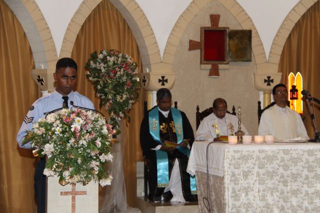 ගුවන් විරුවන් සිහිකරමින් ශාන්ත තෙරේසා දේවස්ථානයේදී දේව මෙහෙයක්