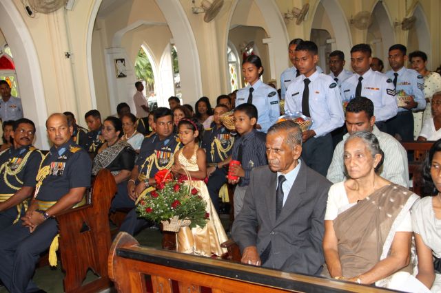 ගුවන් විරුවන් සිහිකරමින් ශාන්ත තෙරේසා දේවස්ථානයේදී දේව මෙහෙයක්