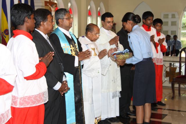 ගුවන් විරුවන් සිහිකරමින් ශාන්ත තෙරේසා දේවස්ථානයේදී දේව මෙහෙයක්