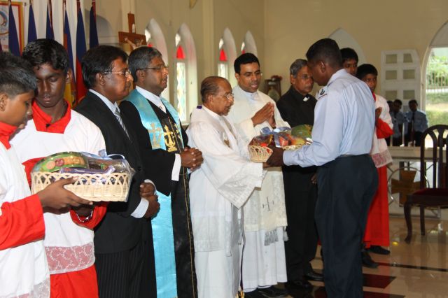 ගුවන් විරුවන් සිහිකරමින් ශාන්ත තෙරේසා දේවස්ථානයේදී දේව මෙහෙයක්