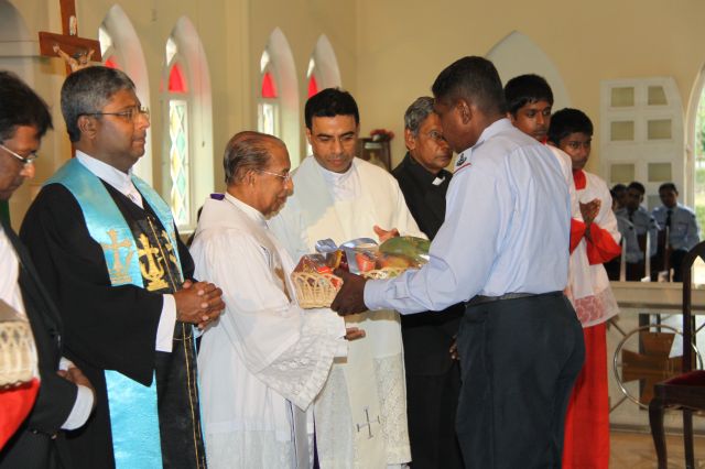 ගුවන් විරුවන් සිහිකරමින් ශාන්ත තෙරේසා දේවස්ථානයේදී දේව මෙහෙයක්