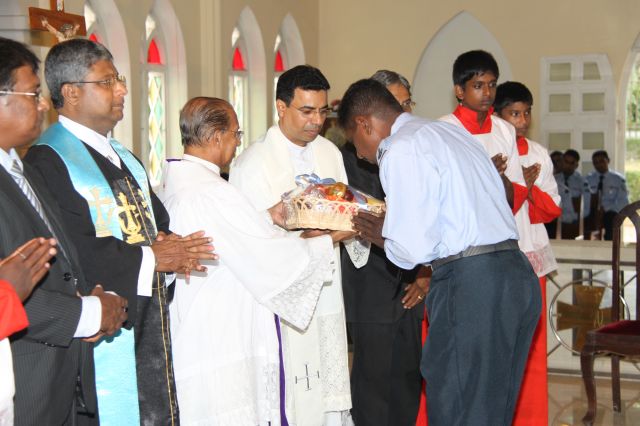 ගුවන් විරුවන් සිහිකරමින් ශාන්ත තෙරේසා දේවස්ථානයේදී දේව මෙහෙයක්