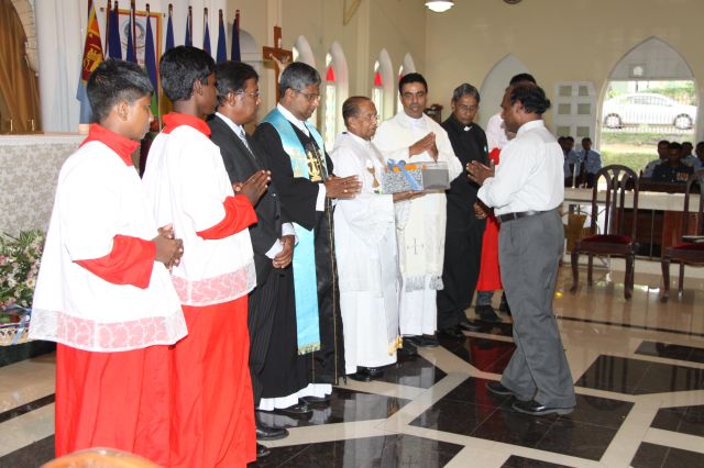 ගුවන් විරුවන් සිහිකරමින් ශාන්ත තෙරේසා දේවස්ථානයේදී දේව මෙහෙයක්