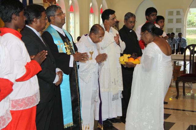 ගුවන් විරුවන් සිහිකරමින් ශාන්ත තෙරේසා දේවස්ථානයේදී දේව මෙහෙයක්