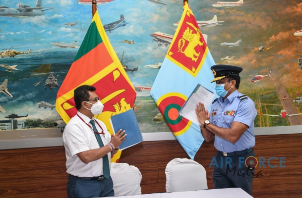 SLAF
HANDS OVER TWO (02) HEATED HUMIDIFIED OXYGEN THERAPY UNITS