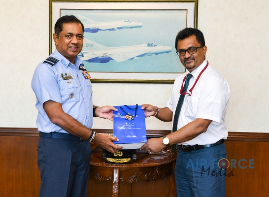 SLAF
HANDS OVER TWO (02) HEATED HUMIDIFIED OXYGEN THERAPY UNITS