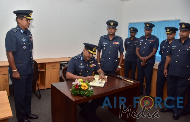 Commander of the Air Force Visits Sri Lanka Air Force Academy China Bay