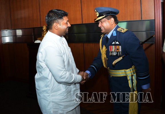 SLAF Commander Calls on the State Minister of Defence and Defence Secretary