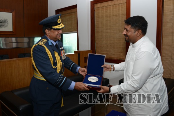 SLAF Commander Calls on the State Minister of Defence and Defence Secretary