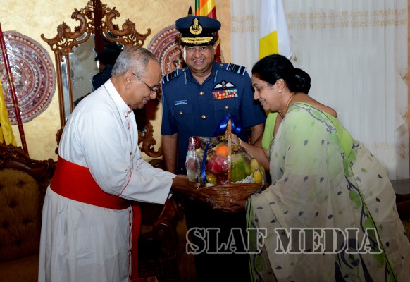 Commander Visits Archbishop of Colombo