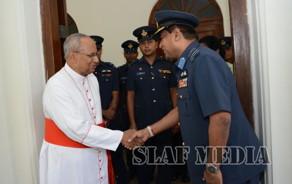 Commander Visits Archbishop of Colombo
