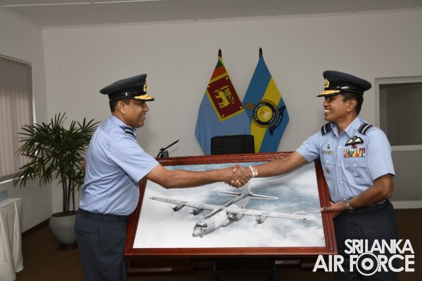 CHANGE OF COMMAND AT SLAF BASE KATUNAYAKE