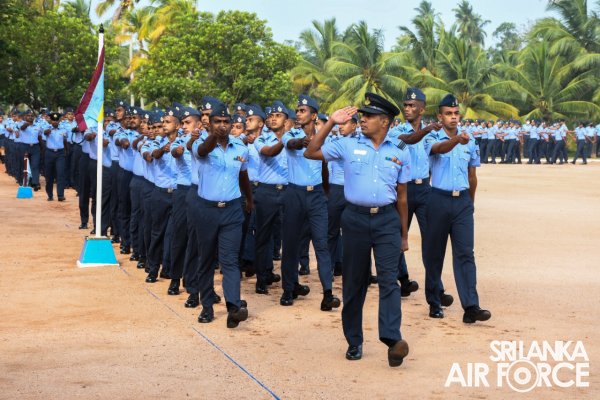 CHANGE OF COMMAND AT SLAF BASE KATUNAYAKE