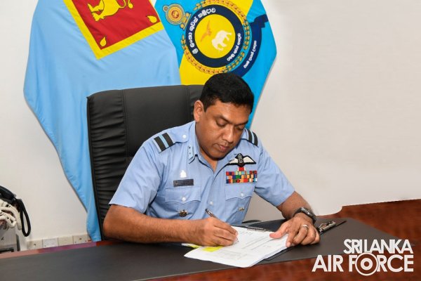 CHANGE OF COMMAND AT SLAF BASE KATUNAYAKE