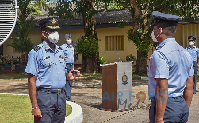 CHANGE
OF COMMAND AT THE ELECTRONIC & TELECOMMUNICATION ENGINEERING
WING, RATMALANA