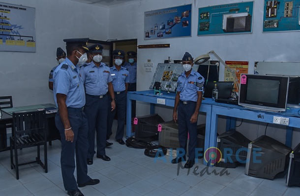 CHANGE
OF COMMAND AT THE ELECTRONIC & TELECOMMUNICATION ENGINEERING
WING, RATMALANA