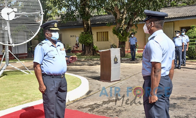 CHANGE
OF COMMAND AT THE ELECTRONIC & TELECOMMUNICATION ENGINEERING
WING, RATMALANA