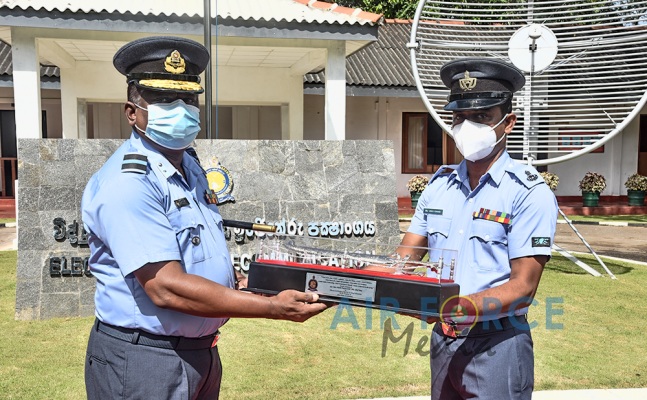 CHANGE
OF COMMAND AT THE ELECTRONIC & TELECOMMUNICATION ENGINEERING
WING, RATMALANA