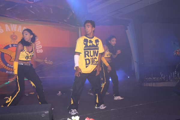 The Varatharasa trophy, awarded to the most outstanding SLAF sportsman for-2008 The Varatharasa trophy, awarded to the most outstanding SLAF sportsman for-2008