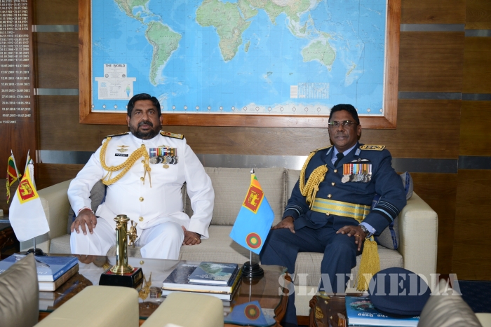 SLAF Commander Calls on the Commander of the Navy