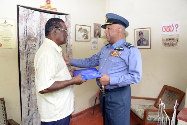 Commander Visits Slesa Elders Home Katana