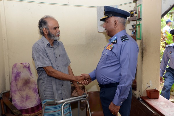 Commander Visits Slesa Elders Home Katana