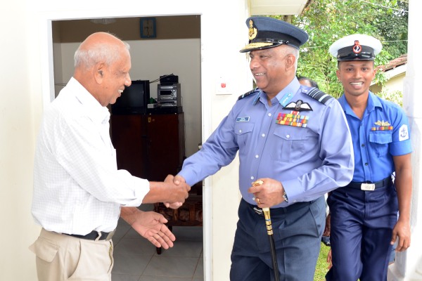 Commander Visits Slesa Elders Home Katana