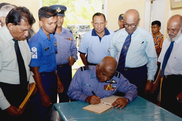 Commander Visits Slesa Elders Home Katana