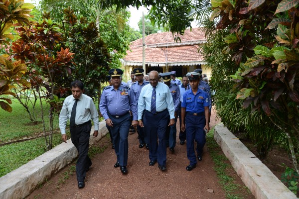 Commander Visits Slesa Elders Home Katana