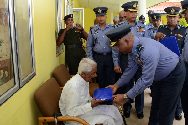 Commander Visits Slesa Elders Home Katana