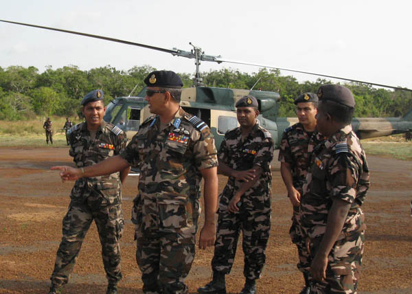 ගුවන්
හමුදාපති උතුරේ සංවර්ධන කටයුතු නිරීක්ෂණය කරයි