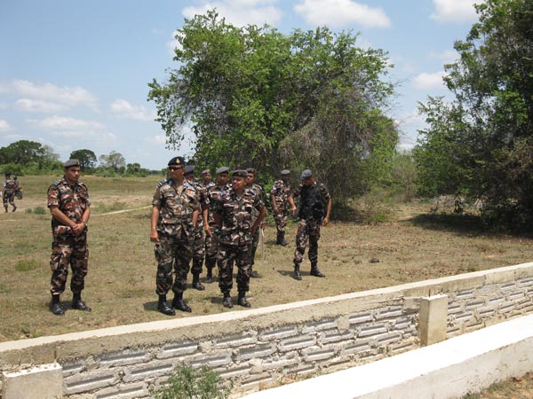 ගුවන්
හමුදාපති උතුරේ සංවර්ධන කටයුතු නිරීක්ෂණය කරයි