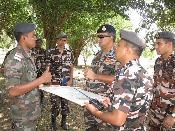 ගුවන්
හමුදාපති උතුරේ සංවර්ධන කටයුතු නිරීක්ෂණය කරයි